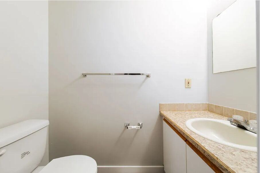 32 Holmes St - Photo 3 of 12