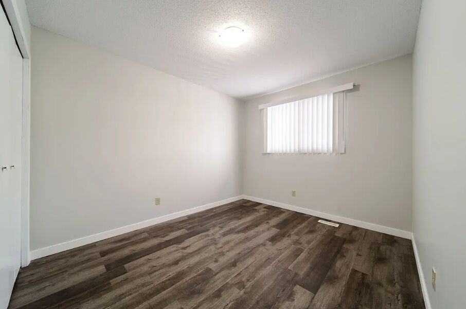 32 Holmes St - Photo 6 of 12