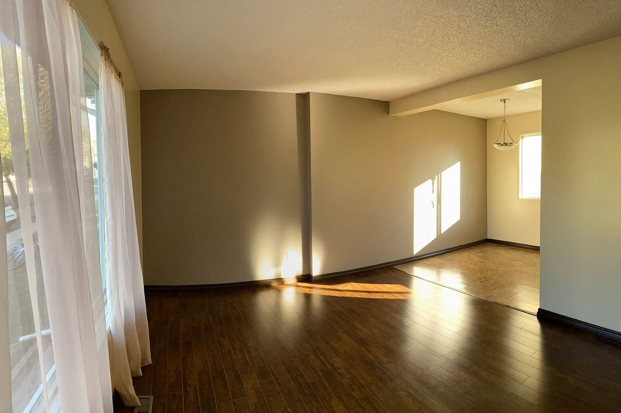 1503 9 Ave - Photo 2 of 15