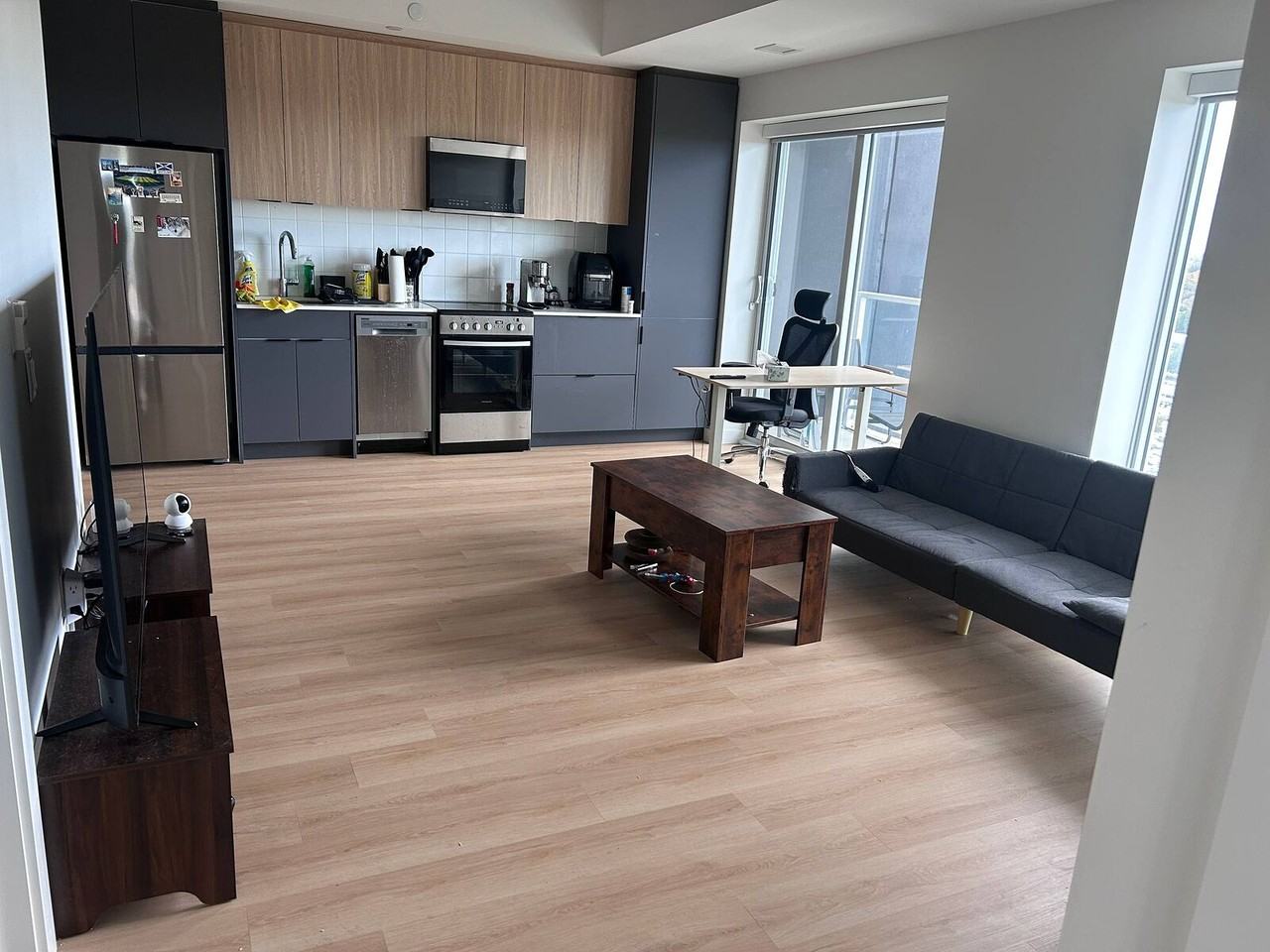 900 Business Building - Photo 2 of 15