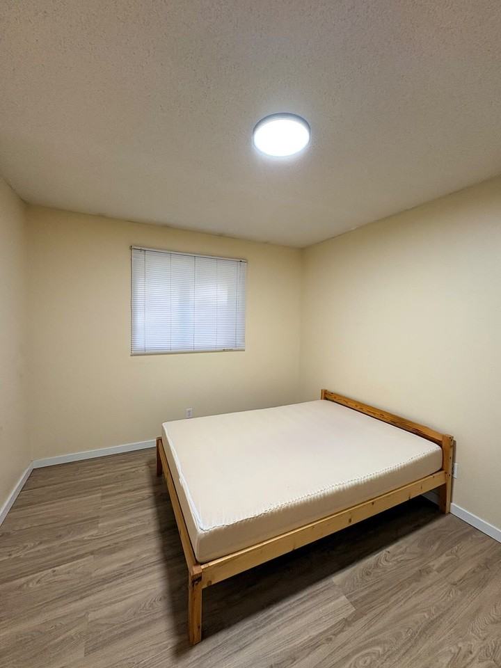5051 Vantage Cres Nw - Photo 5 of 10