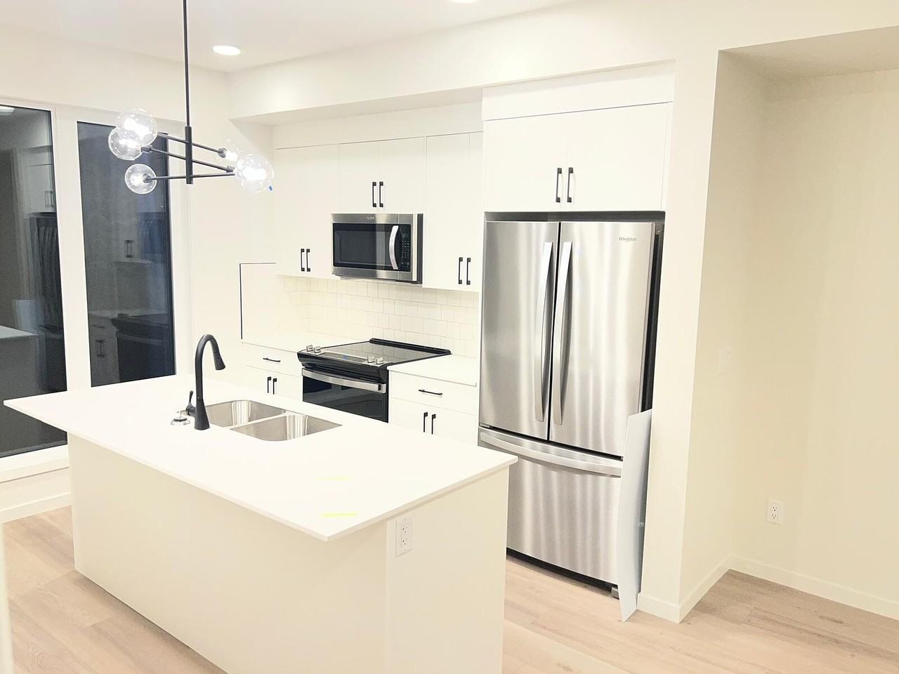 7434 Klapstein Cres Sw - Photo 4 of 17
