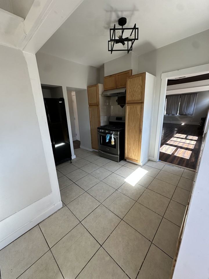 1249 N Adoline Ave #NA - Photo 3 of 13