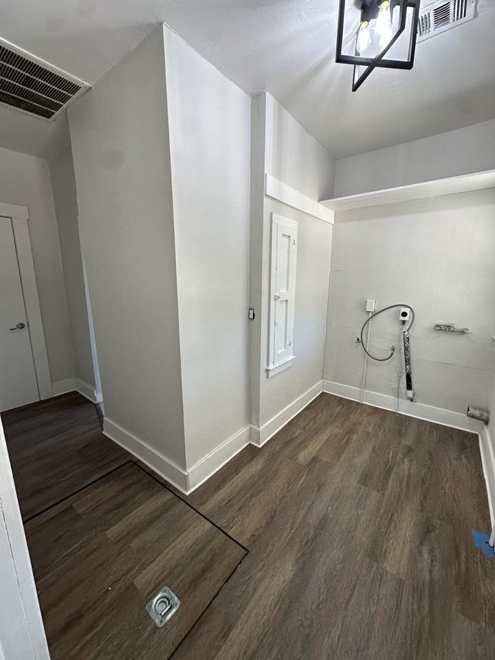 1249 N Adoline Ave #NA - Photo 6 of 13