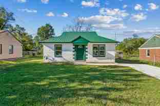 2919 E Maplewood Dr #NA - Photo 1 of 1