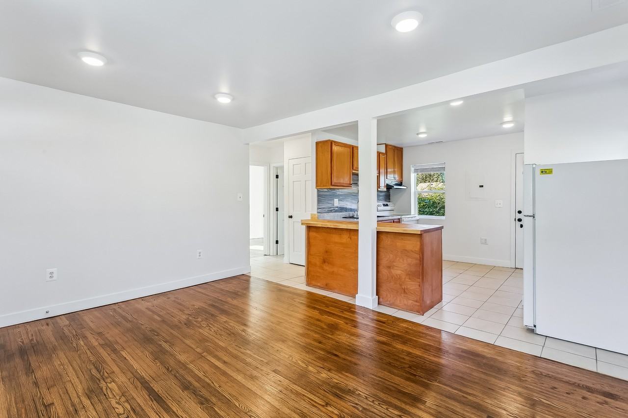 2919 E Maplewood Dr #NA - Photo 4 of 15