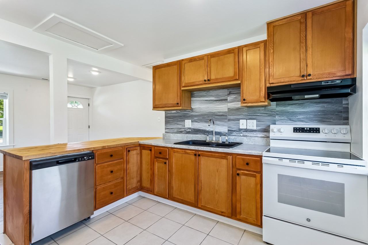 2919 E Maplewood Dr #NA - Photo 5 of 15