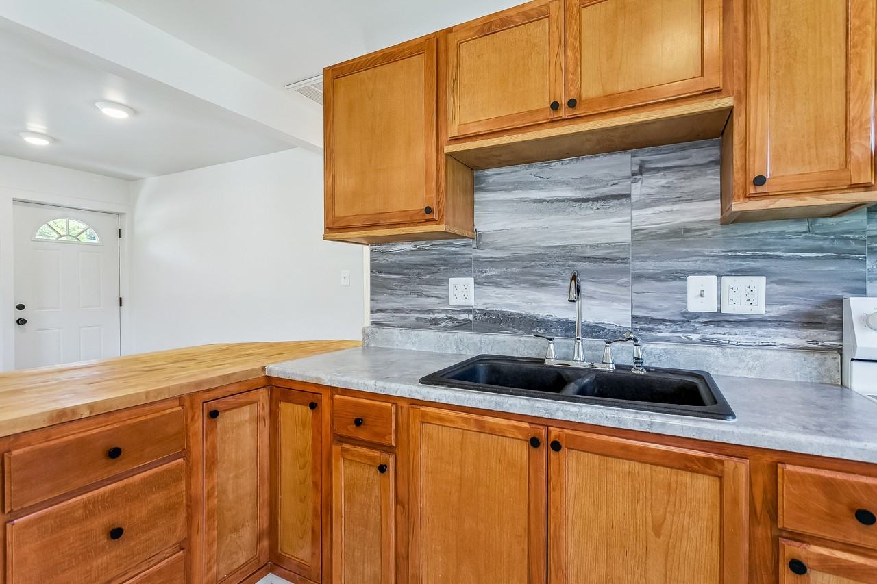 2919 E Maplewood Dr #NA - Photo 6 of 15