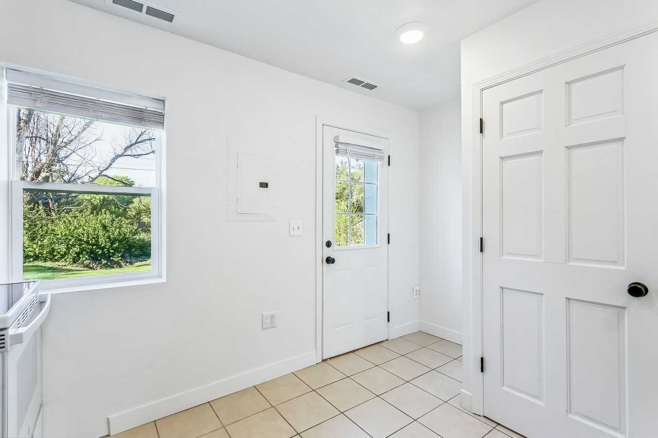2919 E Maplewood Dr #NA - Photo 7 of 15