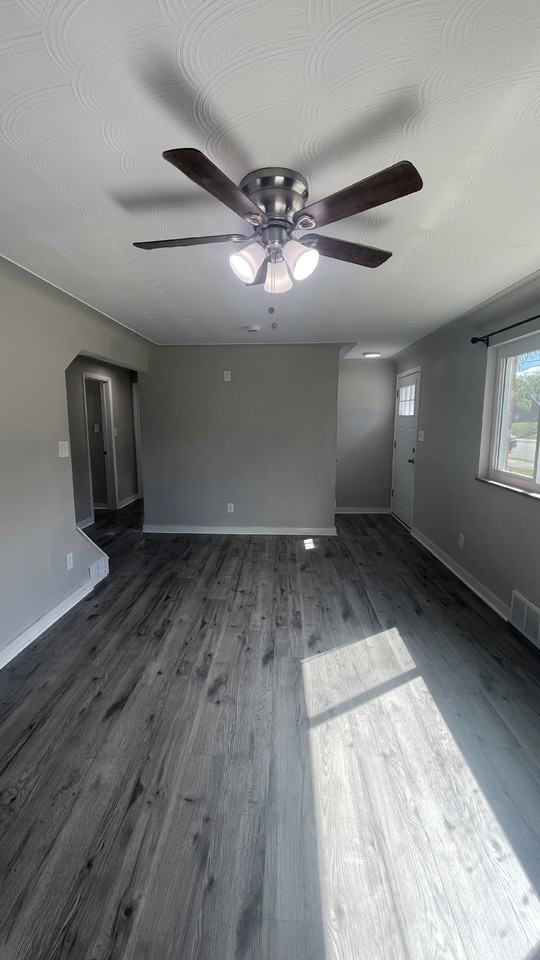 1015 Pleasant Ave #NA - Photo 2 of 23