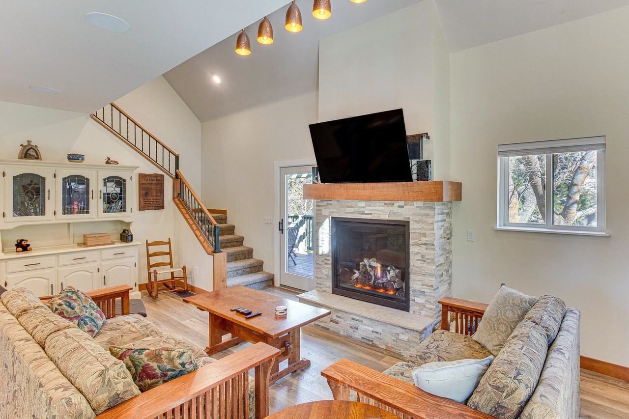 1056 Sandalwood Dr #NA - Photo 4 of 23