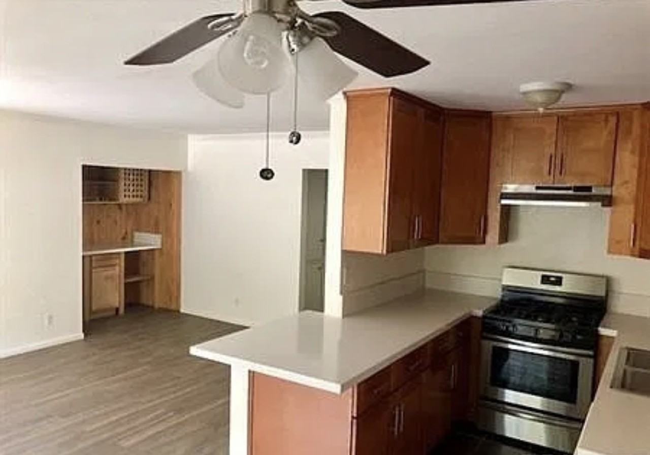 5255 Satsuma Ave #2 - Photo 3 of 9