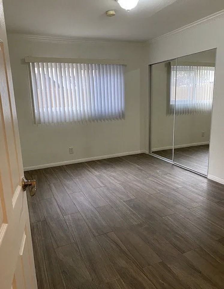 5255 Satsuma Ave #2 - Photo 7 of 9