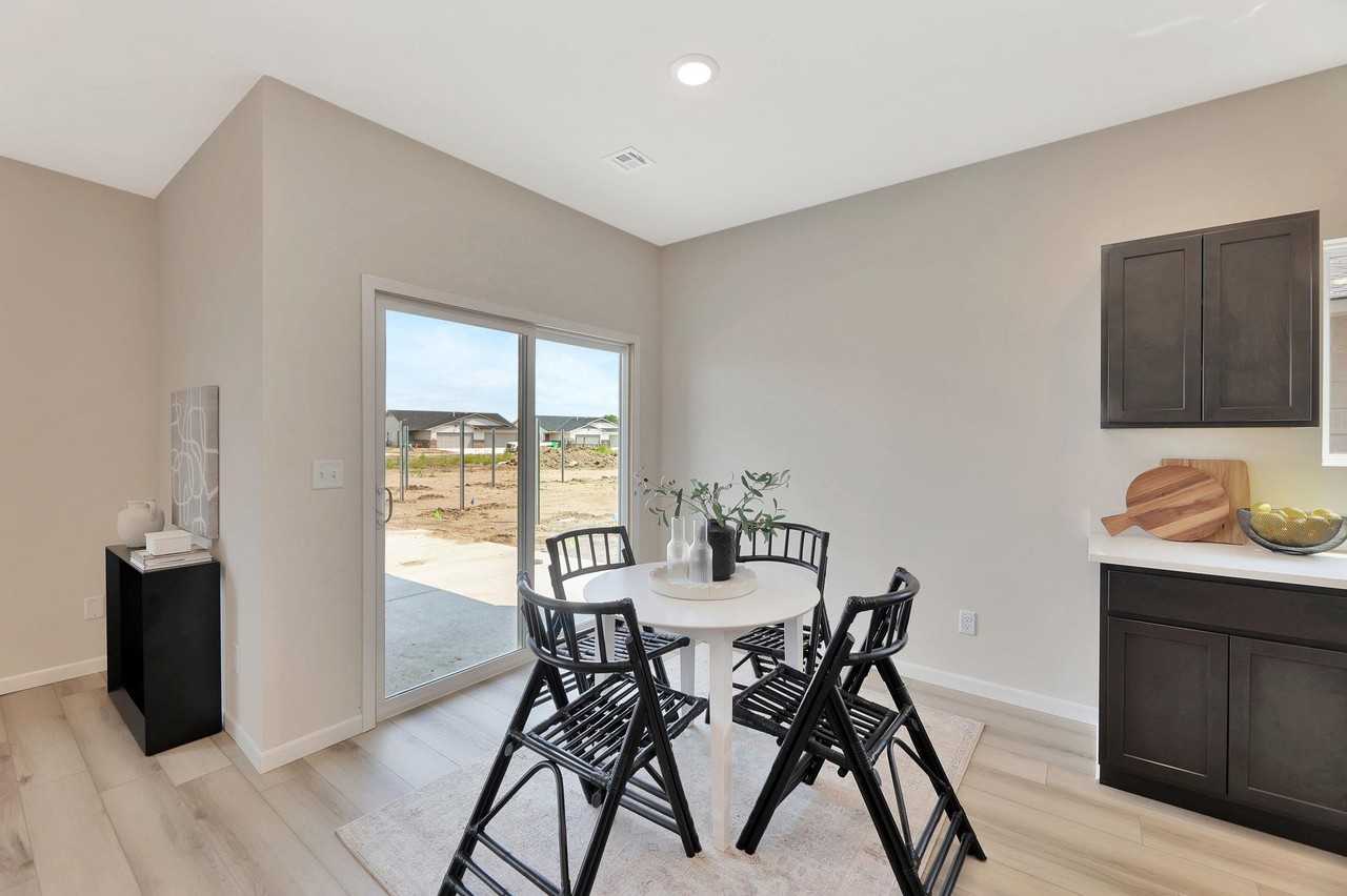 2427 S Wheatland Ct #NA - Photo 4 of 24
