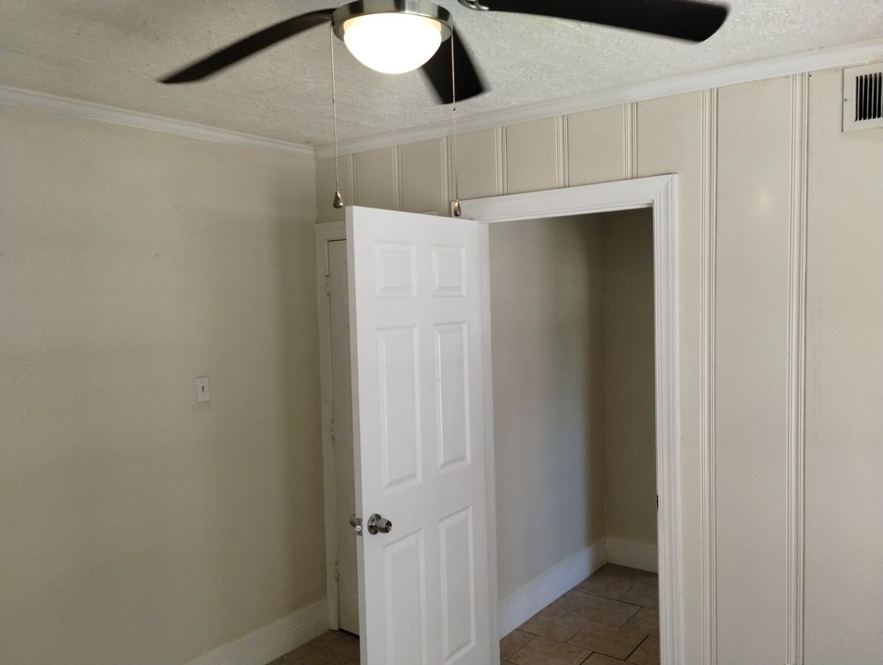 4100 Lakeshore Dr #NA - Photo 5 of 16