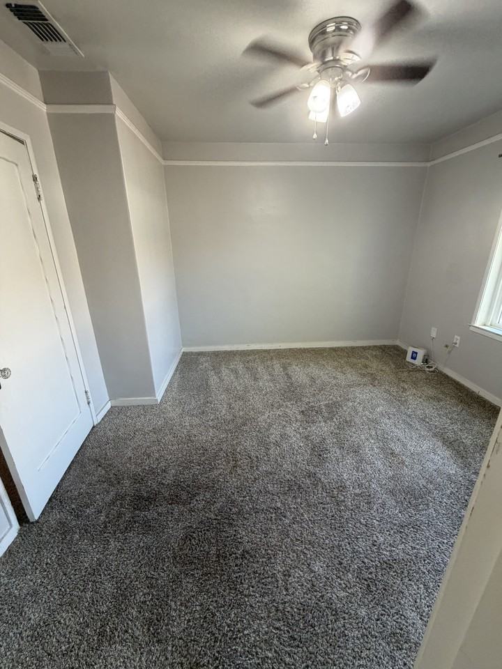 1354 N Vagedes Ave #NA - Photo 6 of 10