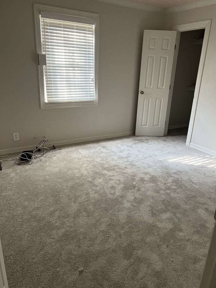 3933 Lakeshore Dr #NA - Photo 5 of 8
