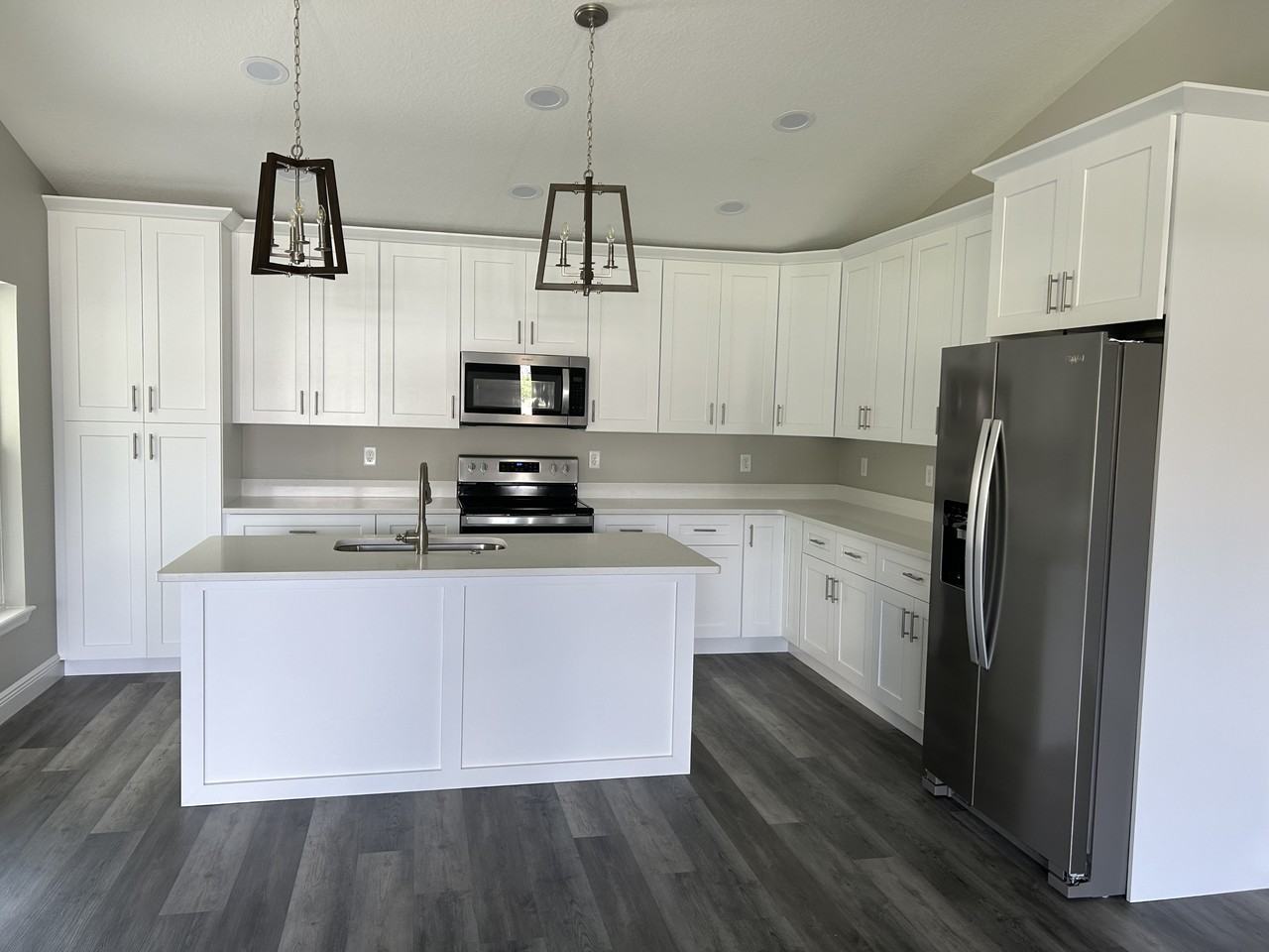 2869 Jewel Ave #NA - Photo 2 of 10