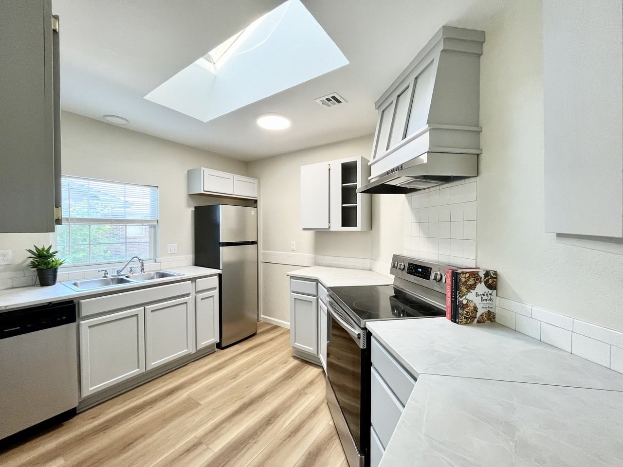 537 Nw 114th St #NA - Photo 4 of 13