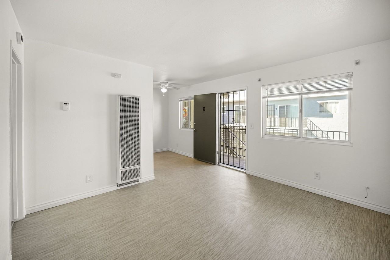 4030 38th St #6 - Photo 3 of 18