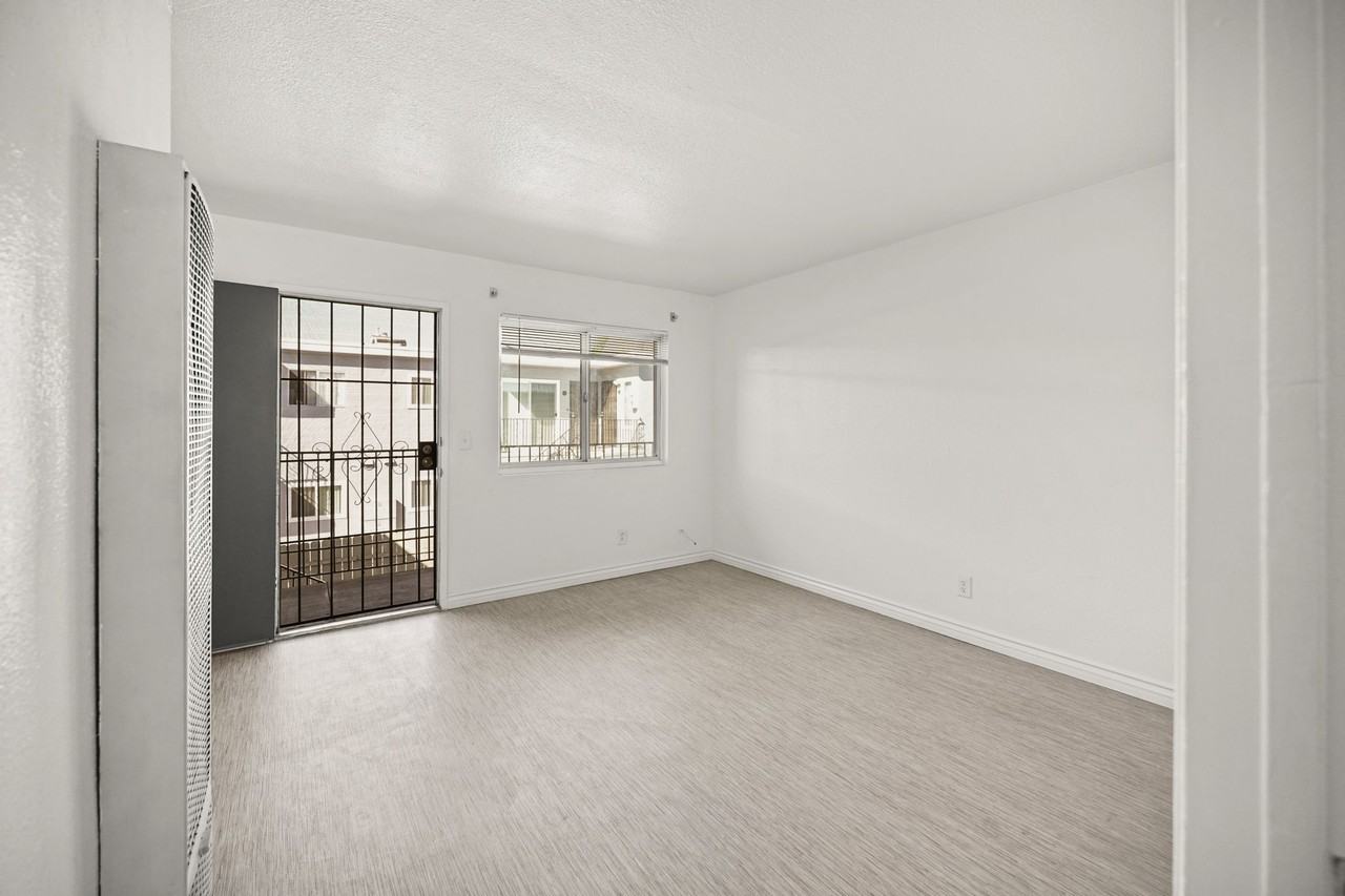 4030 38th St #6 - Photo 4 of 18