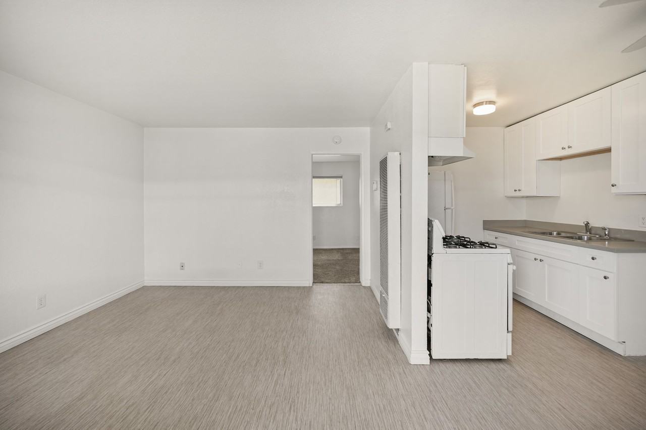 4030 38th St #6 - Photo 5 of 18