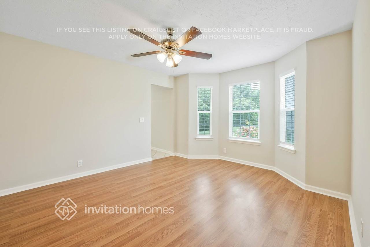 1304 Lyndsey Ridge Dr - Photo 5 of 26