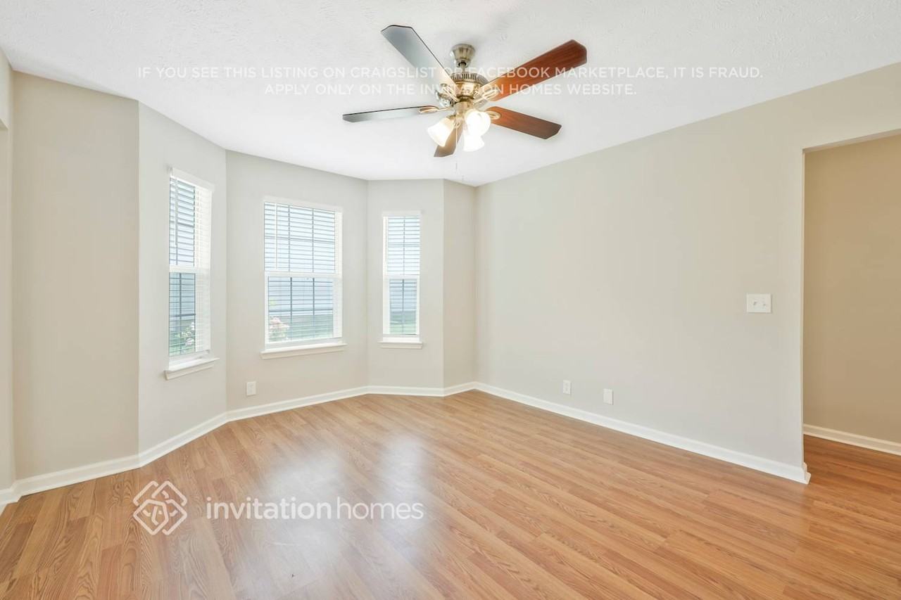 1304 Lyndsey Ridge Dr - Photo 6 of 26