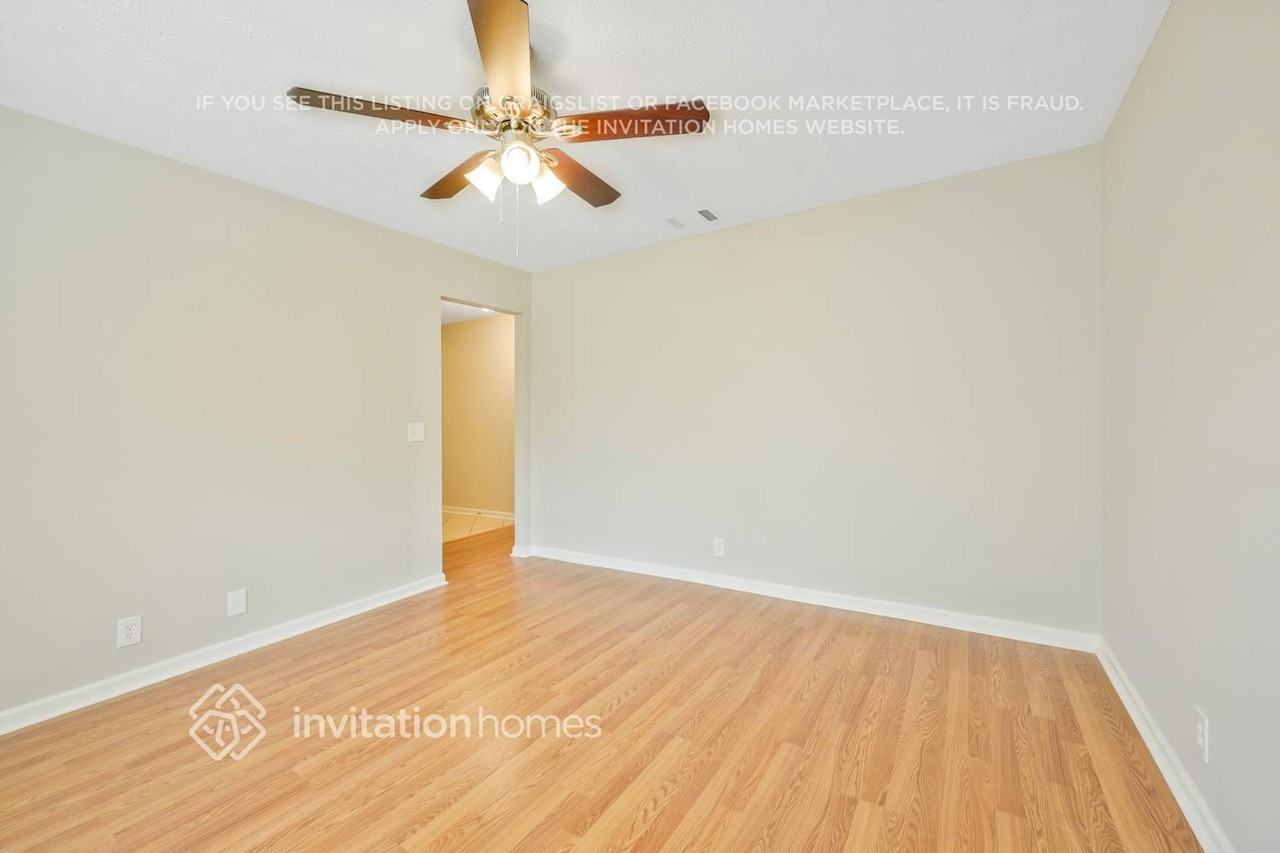 1304 Lyndsey Ridge Dr - Photo 7 of 26