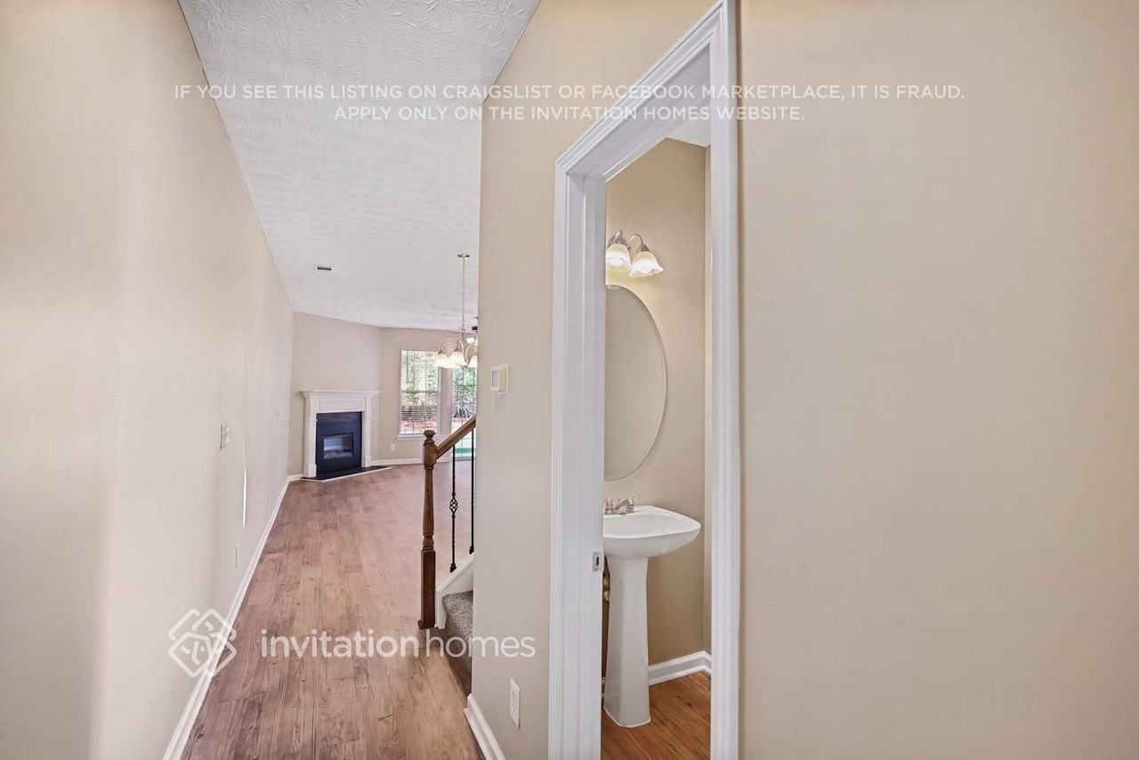 4922 Vireo Dr - Photo 4 of 19