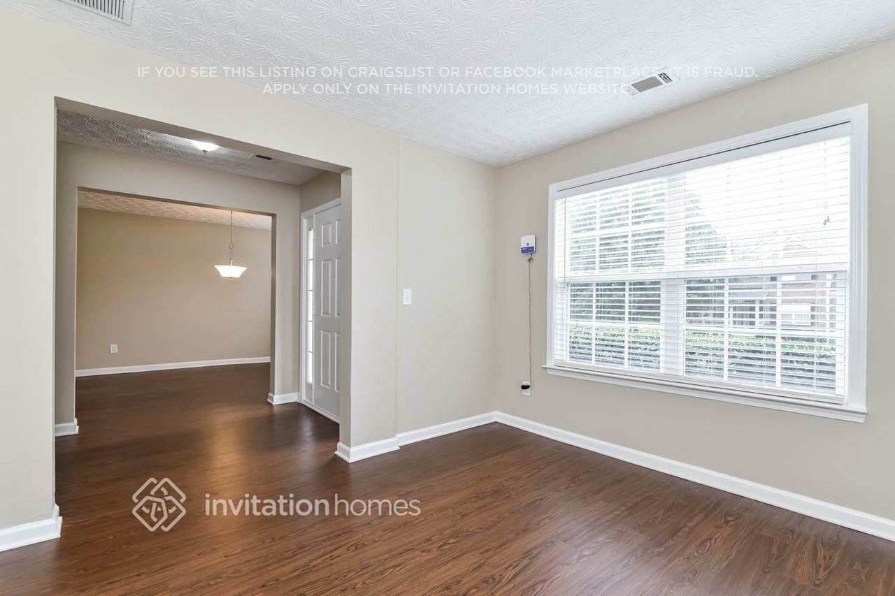 2184 Pierce Way - Photo 2 of 19