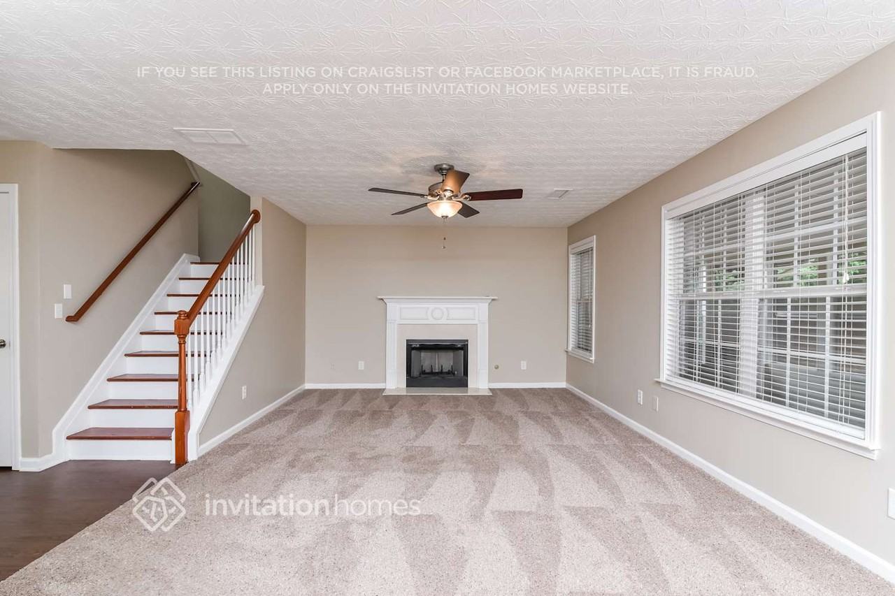 2184 Pierce Way - Photo 4 of 19