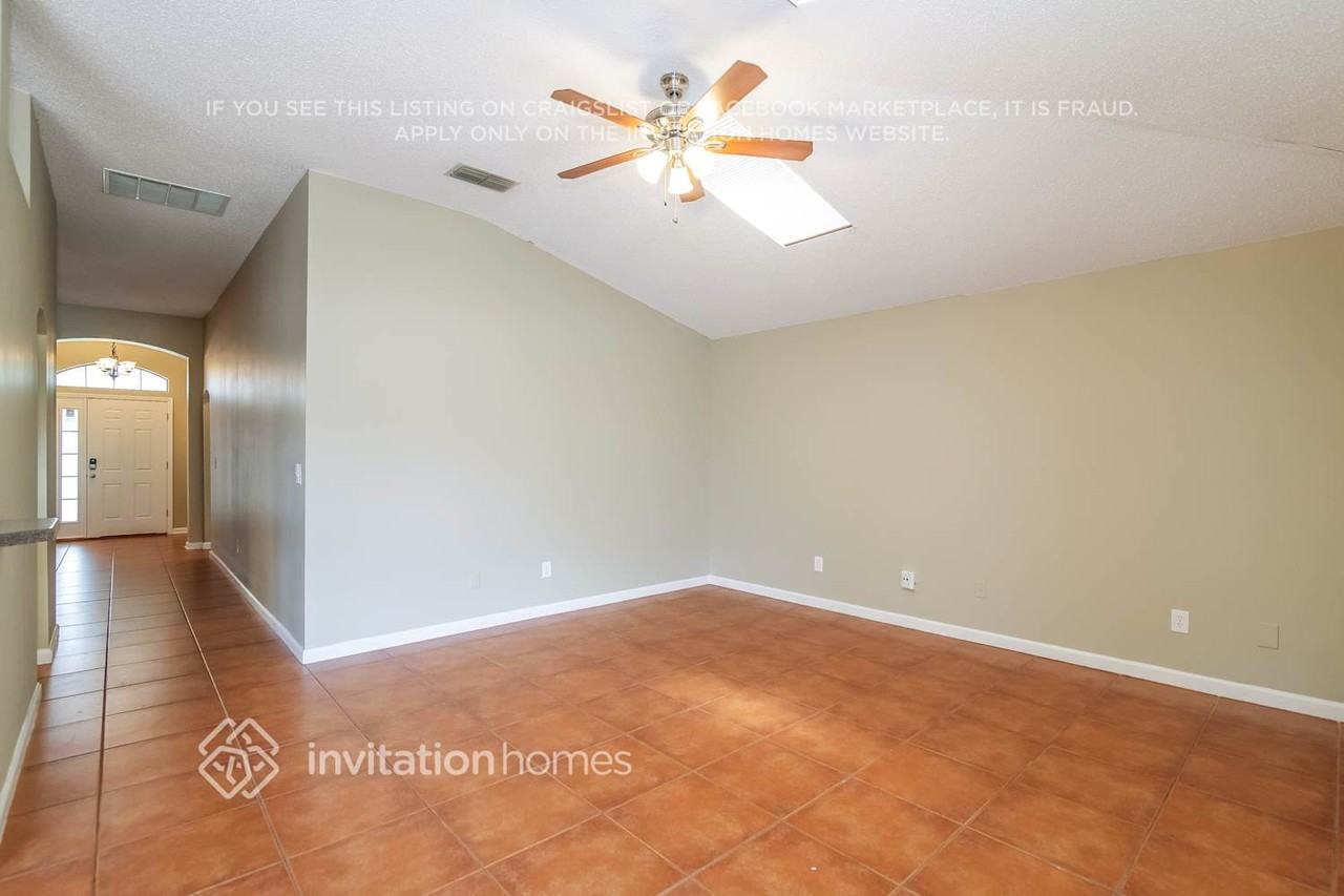 1919 Hunters Trace Cir - Photo 2 of 17