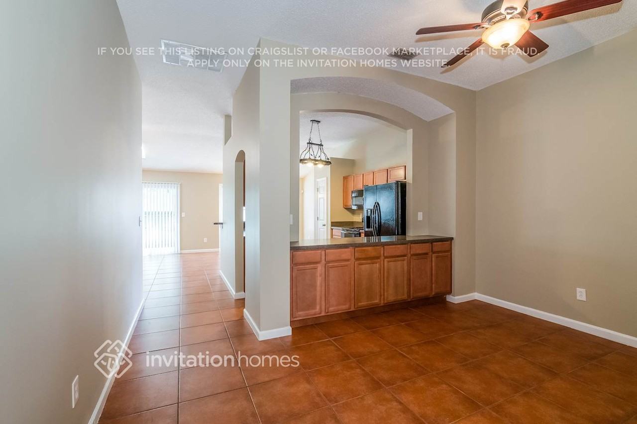 1919 Hunters Trace Cir - Photo 4 of 17