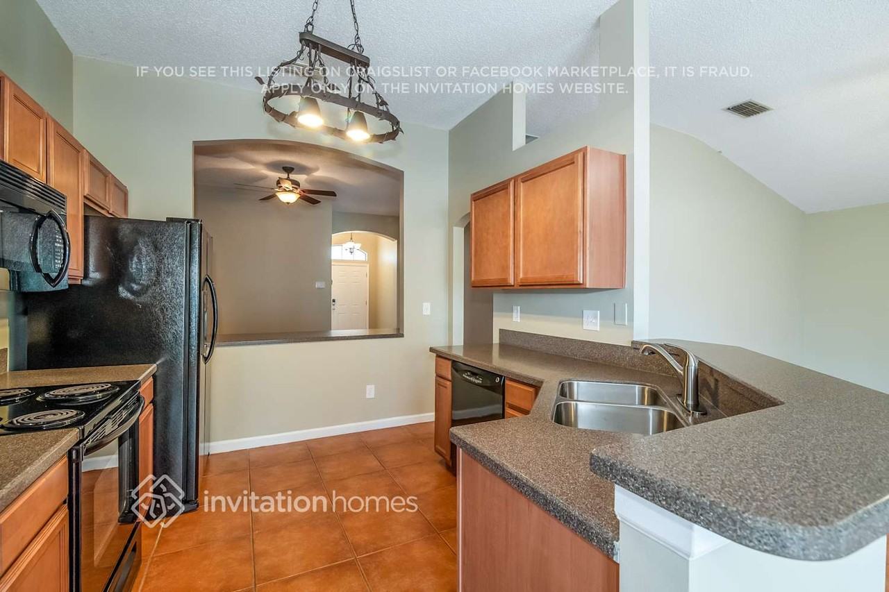 1919 Hunters Trace Cir - Photo 6 of 17