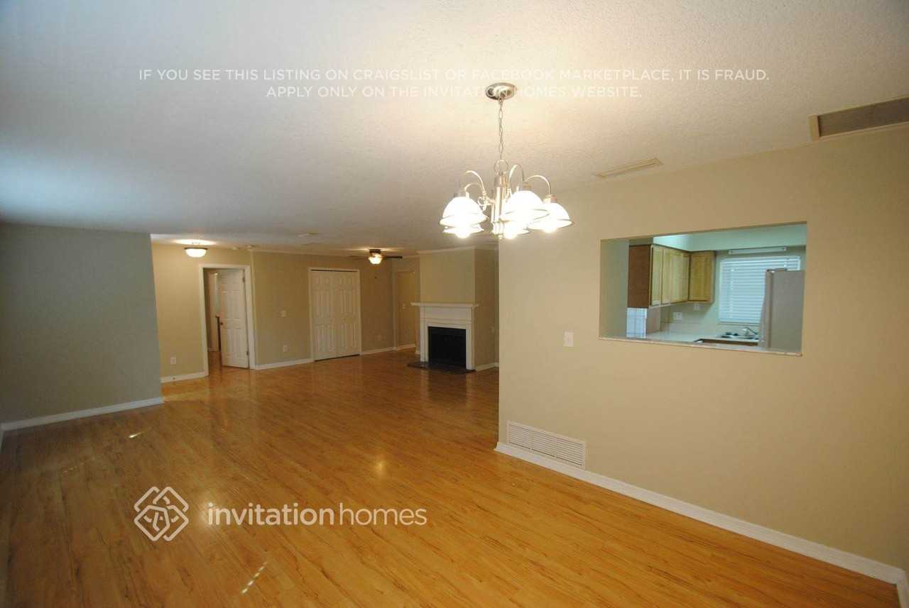 313 Alpine St - Photo 2 of 13