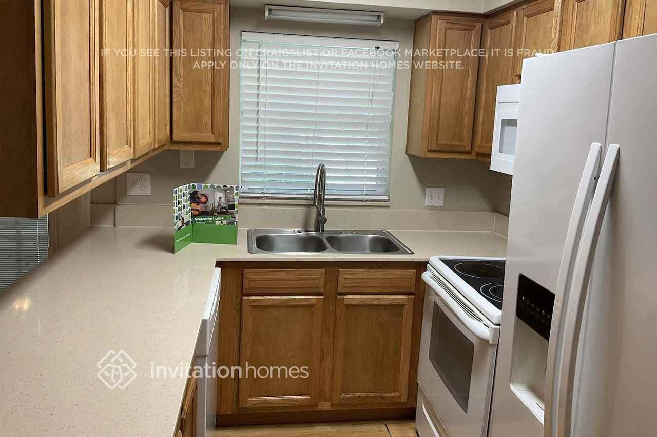 313 Alpine St - Photo 5 of 13