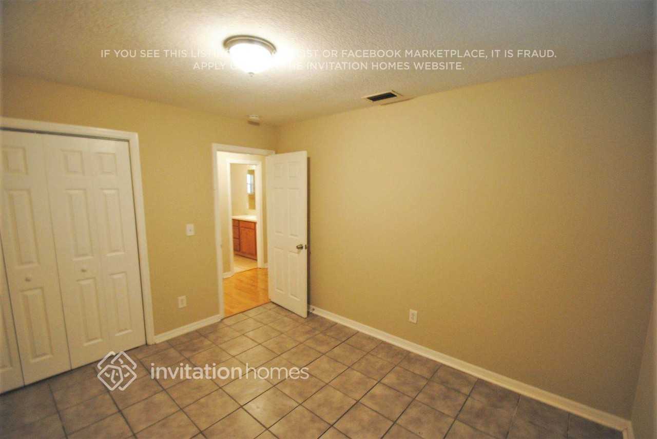 313 Alpine St - Photo 7 of 13