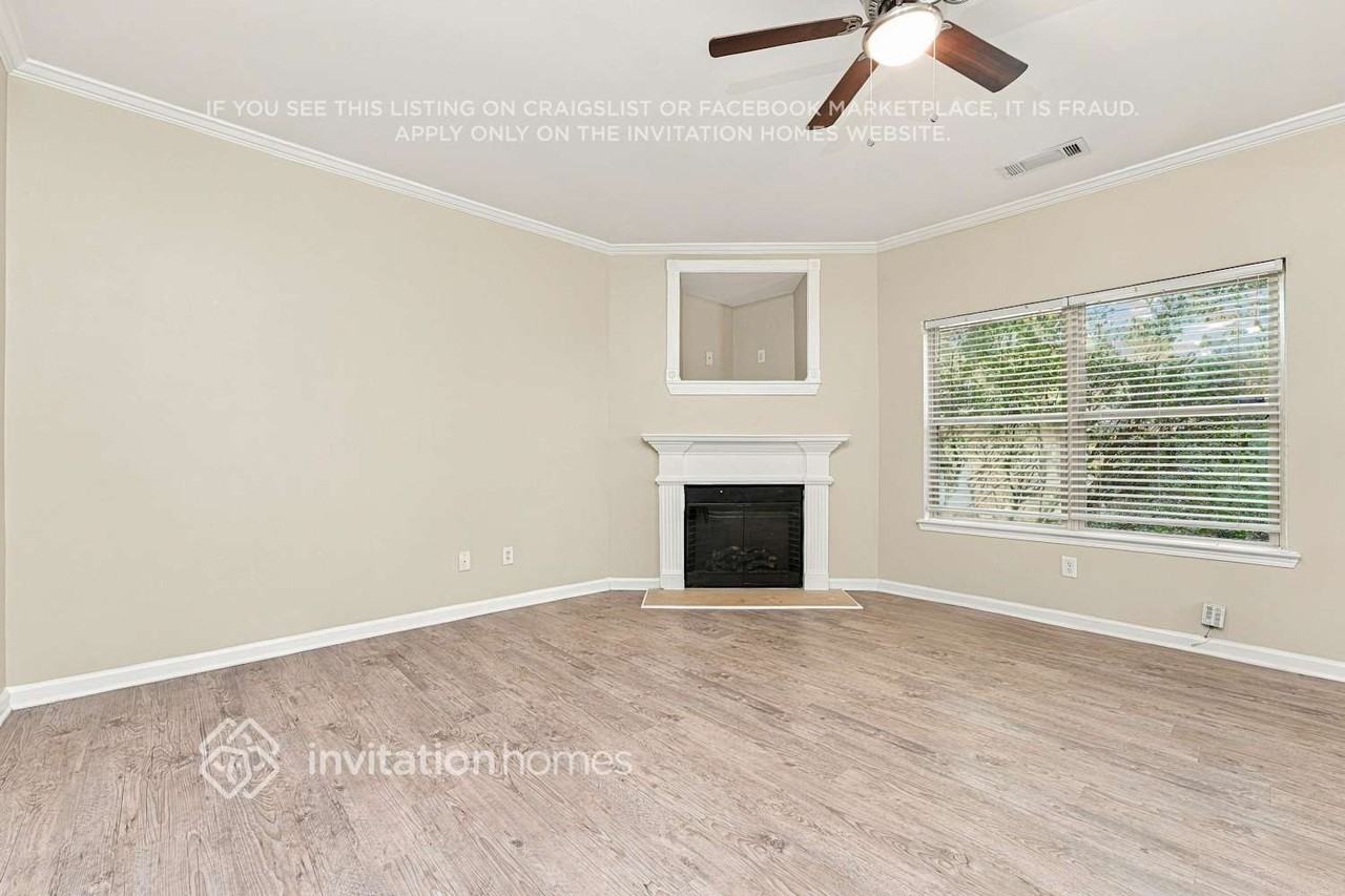2570 Arnold Mill Rd - Photo 4 of 18