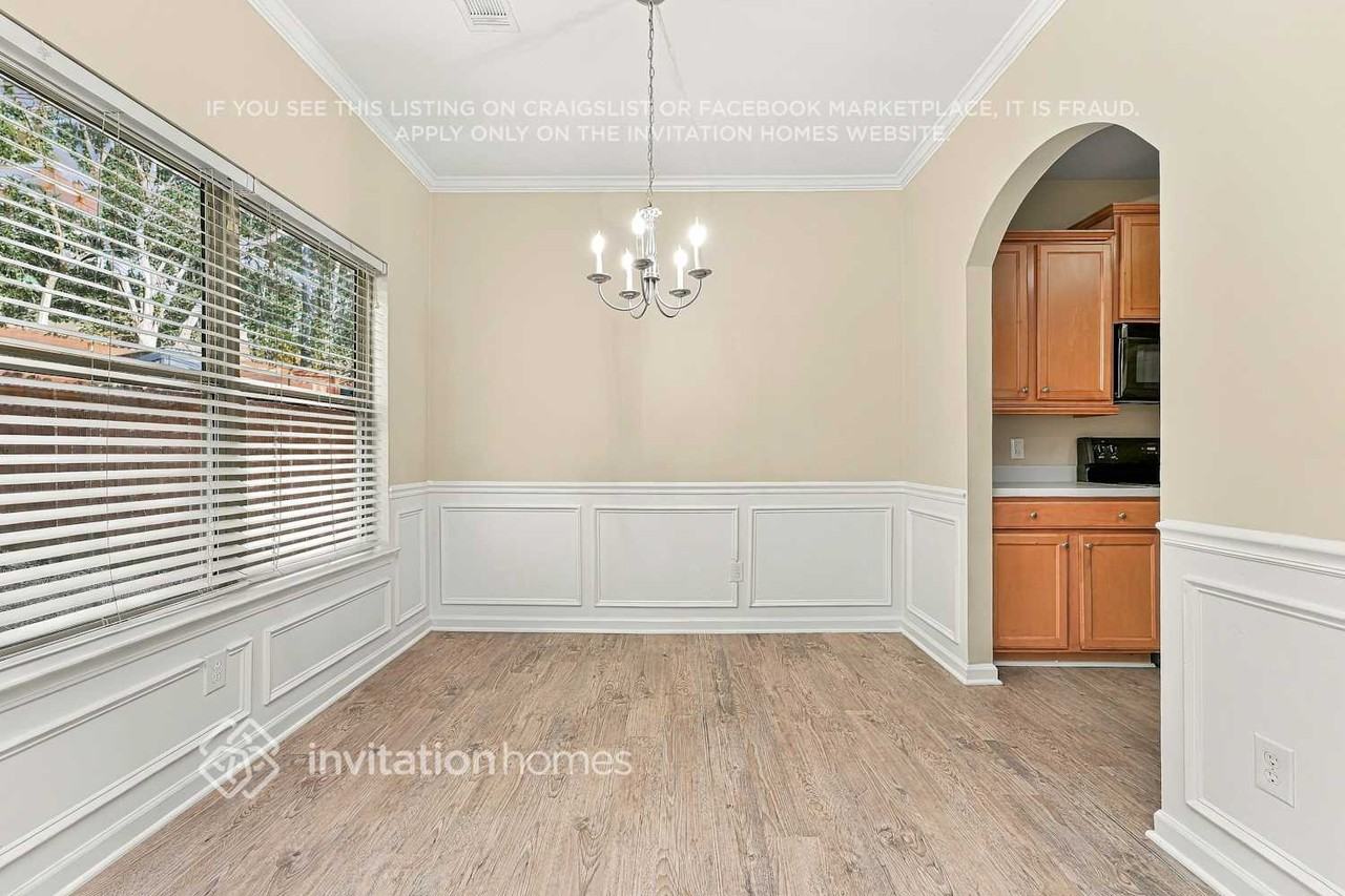 2570 Arnold Mill Rd - Photo 6 of 18