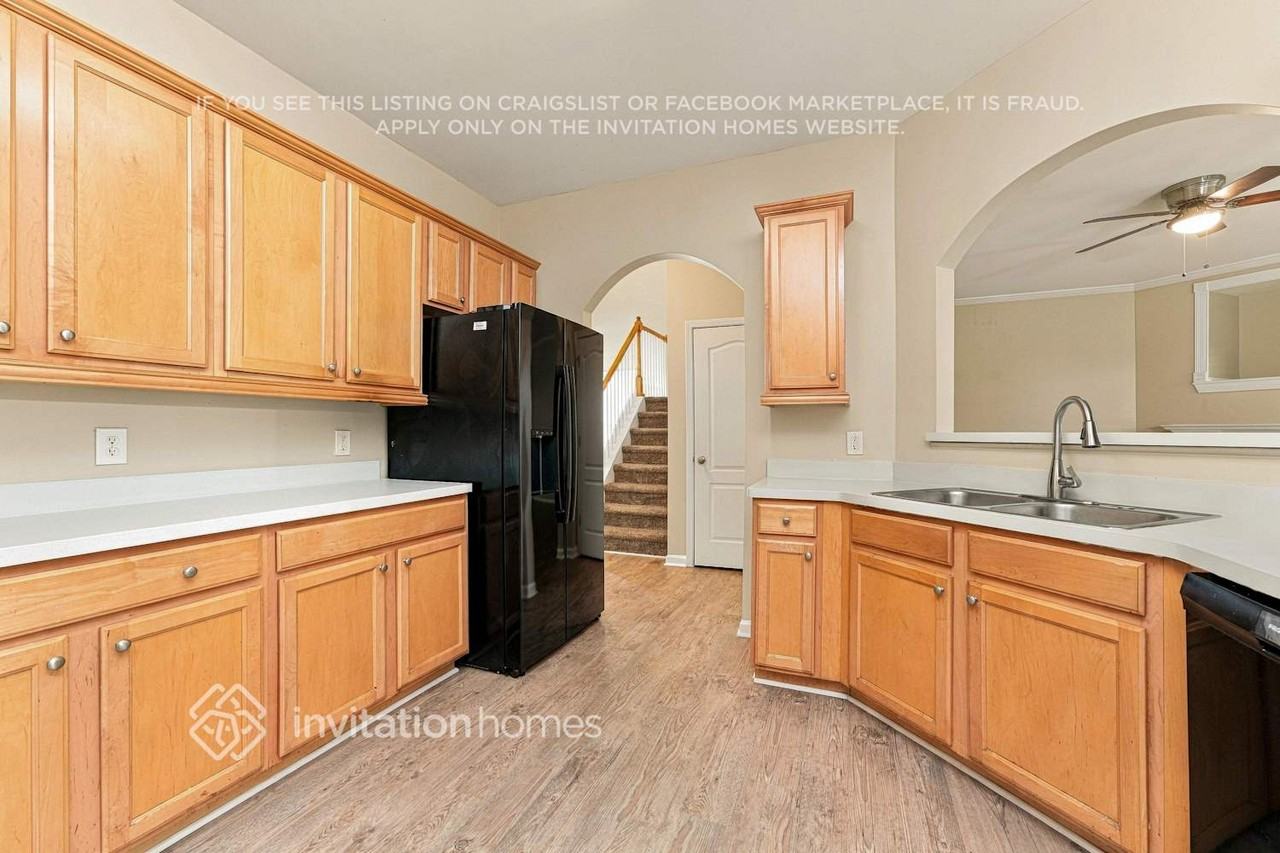 2570 Arnold Mill Rd - Photo 7 of 18