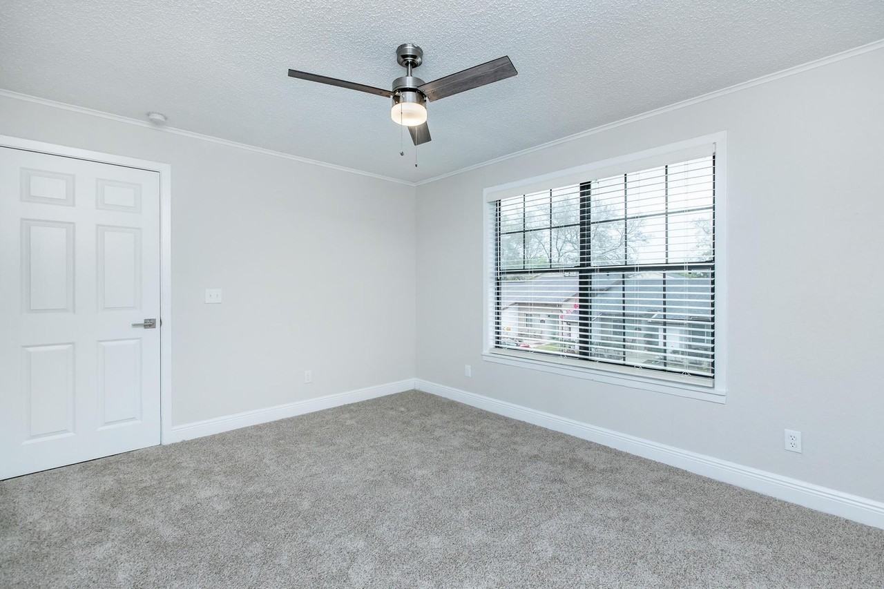 Palm Flats Apartments - Photo 2 of 39