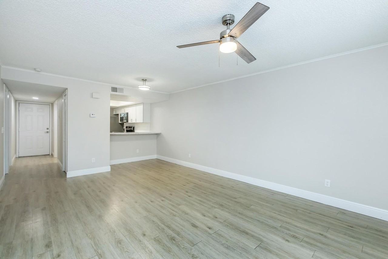 Palm Flats Apartments - Photo 7 of 39