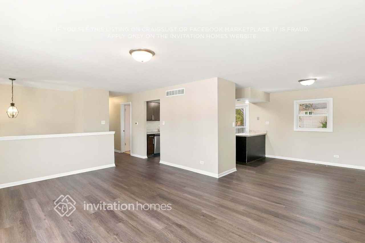 15238 Ridgeland Ave - Photo 4 of 18