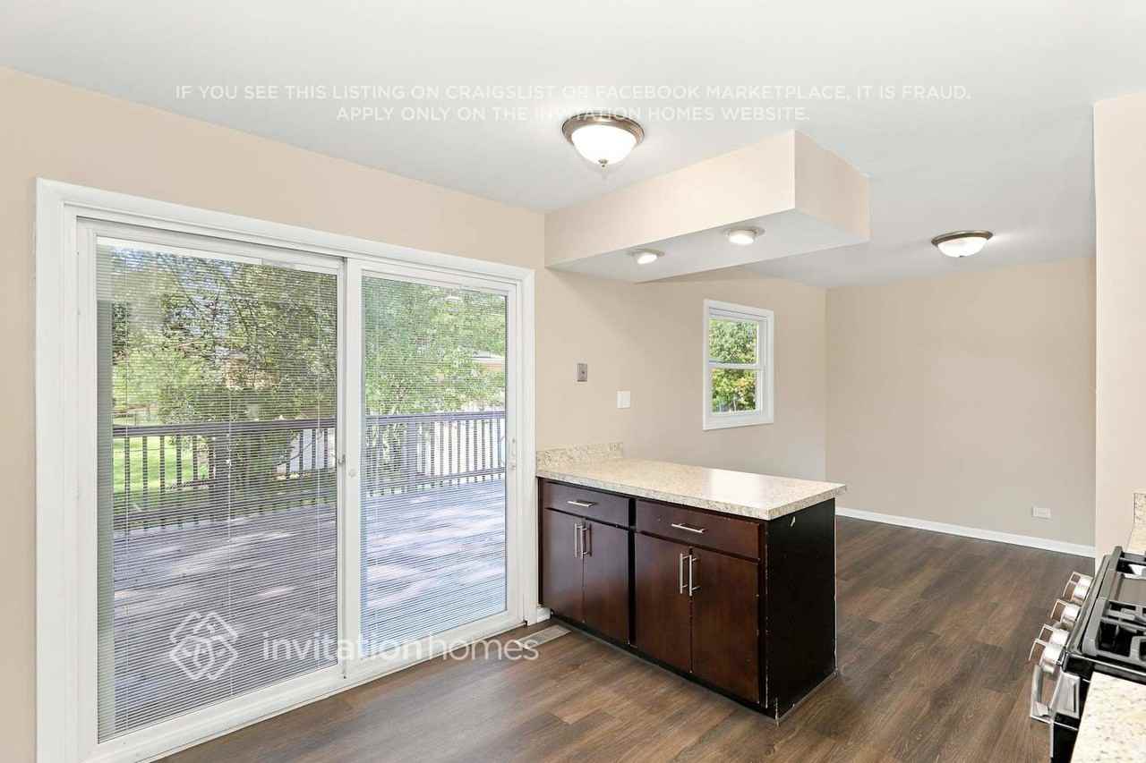 15238 Ridgeland Ave - Photo 7 of 18