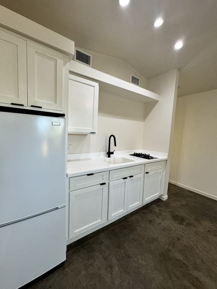366 E Weldon Ave #GH - Photo 5 of 18