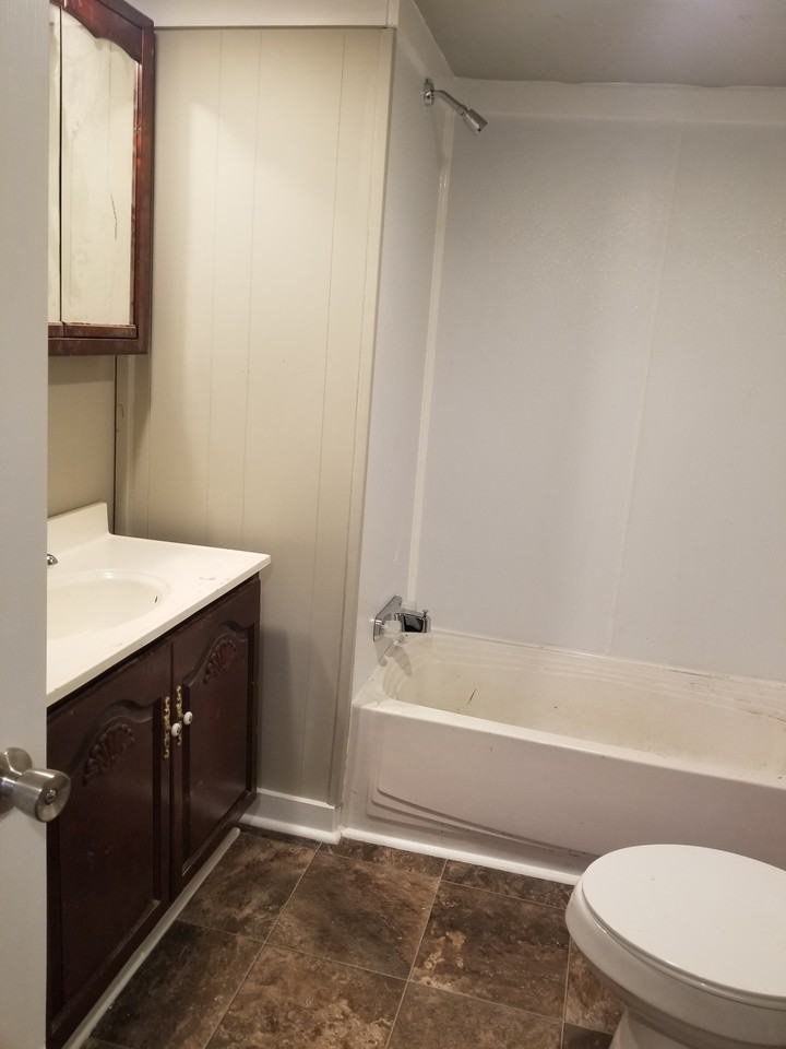 295 E Wright St - Photo 7 of 9