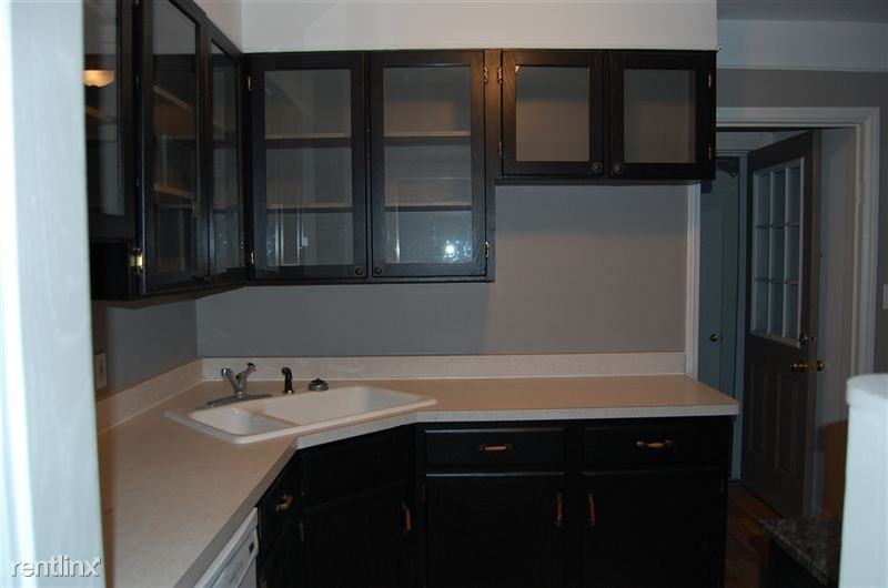 1502 White St #1 - Photo 7 of 25