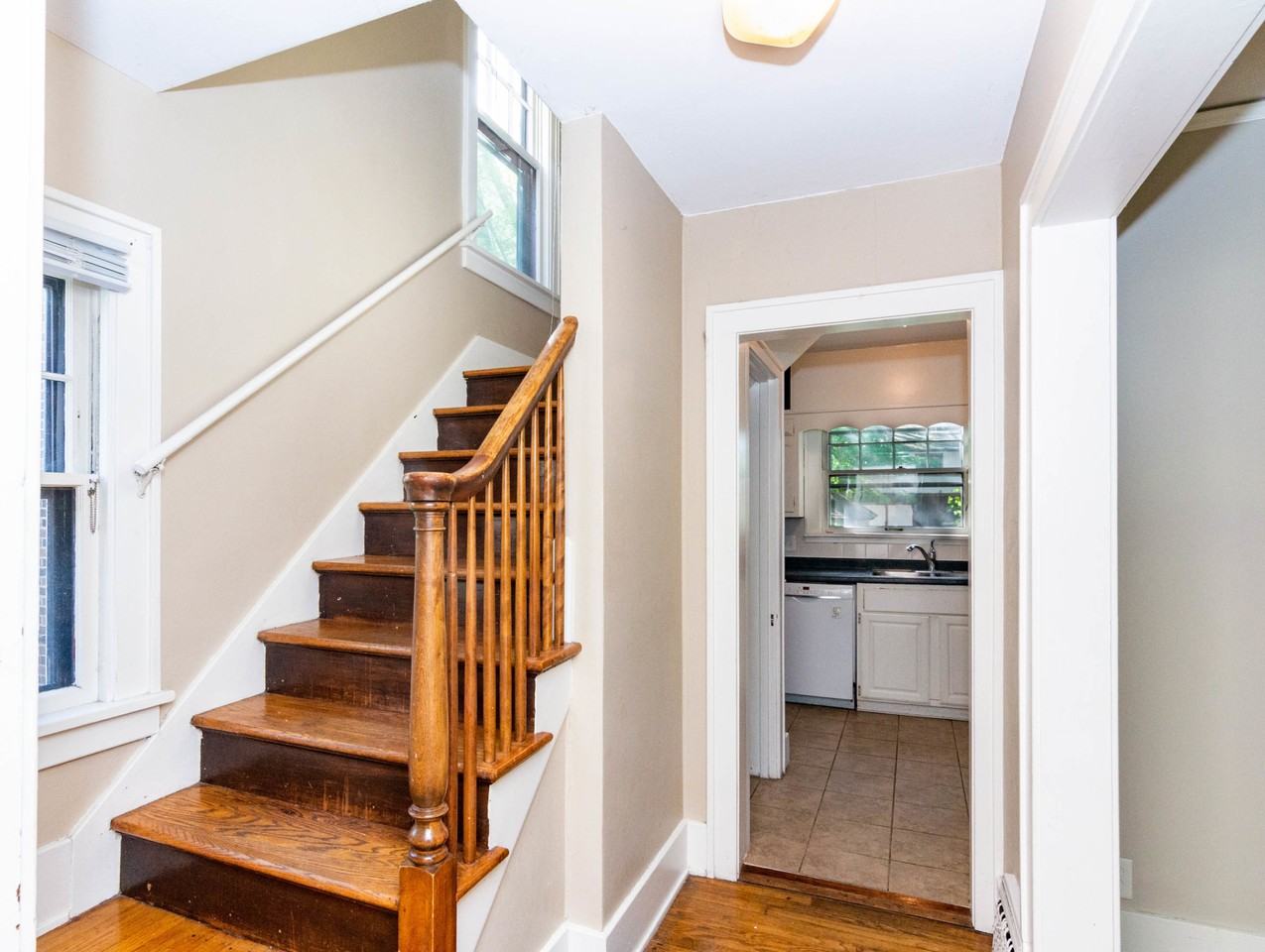 1116 Wells St #1 - Photo 6 of 50