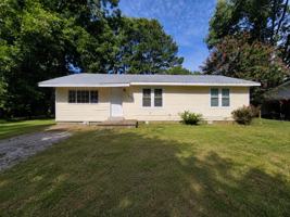 featured image of 206 Westwood Dr